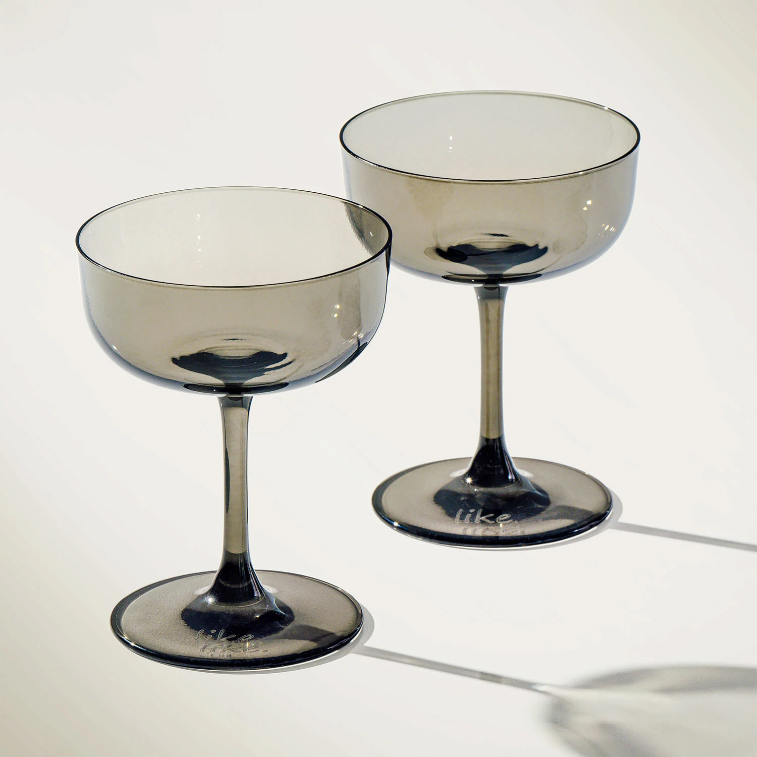 Like Smoke Набор бокалов для шампанского 100 мл, 2 шт Villeroy & Boch
https://spb.v-b.ru
г.Санкт-Петербург
eshop@v-b.spb.ru
+7(812)3801977