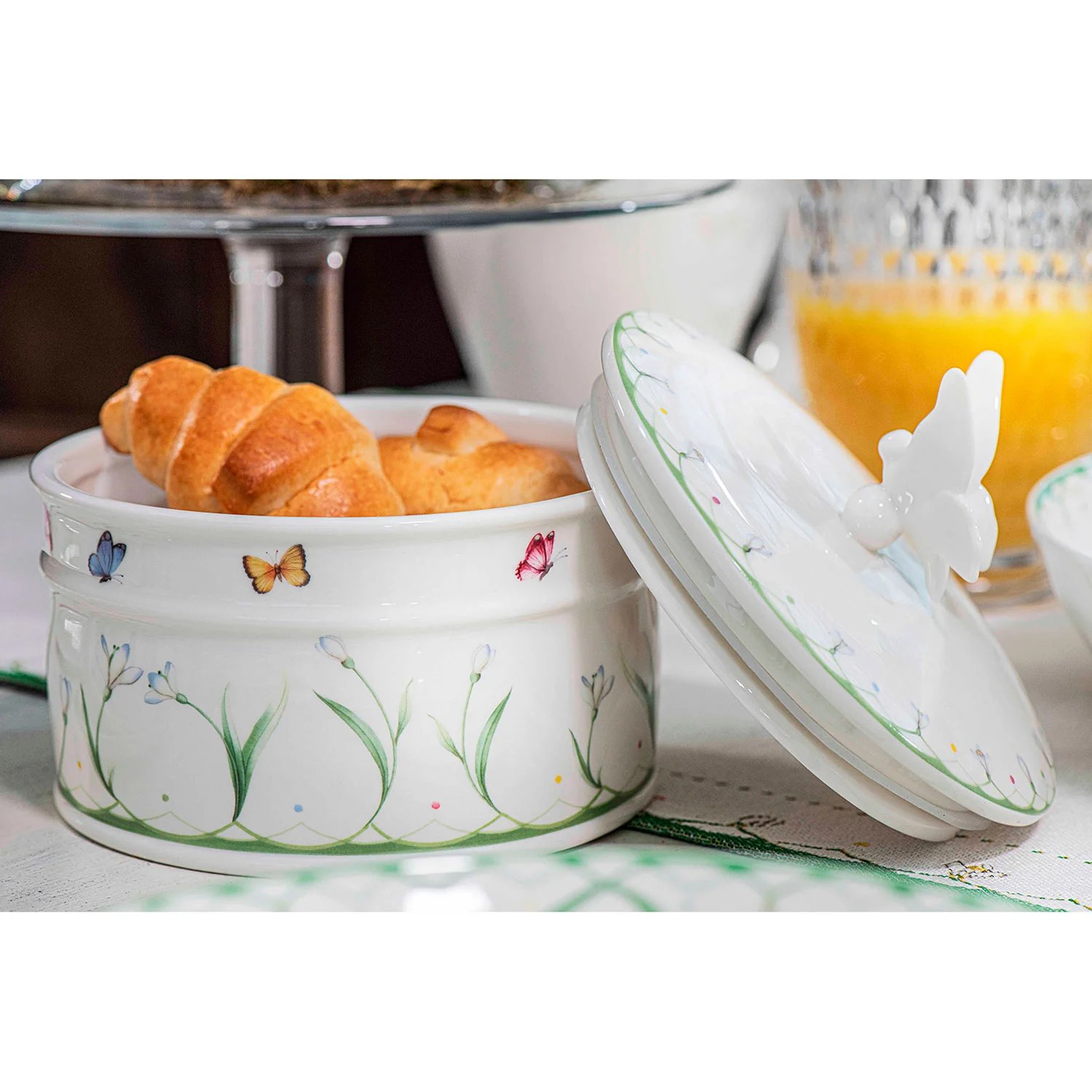 Шкатулка 16см, "Красочная весна" Colourful Spring
https://spb.v-b.ru
г.Санкт-Петербург
eshop@v-b.spb.ru
+7(812)3801977