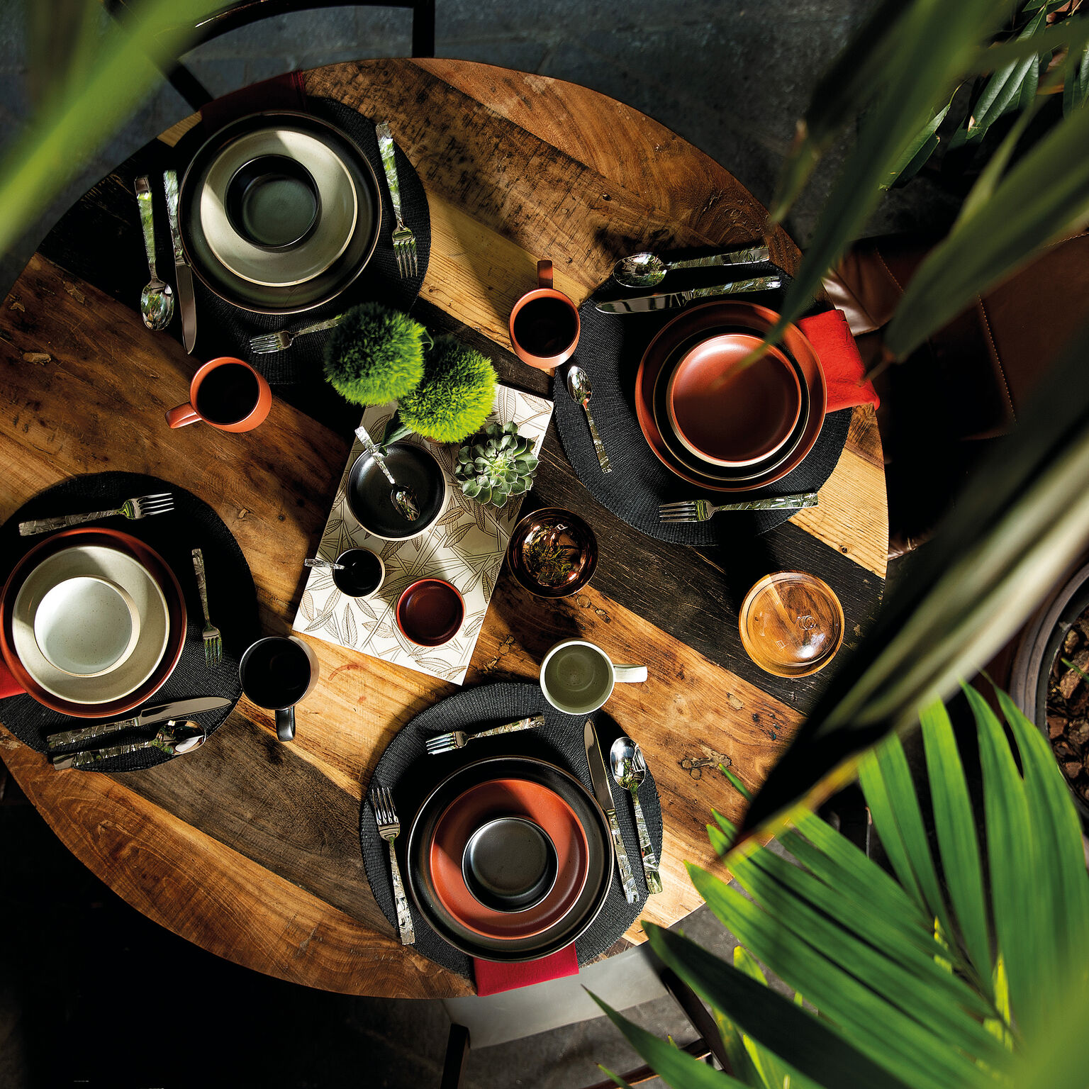 Столовые приборы 24 предмета Sambonet, Jungle S
https://spb.v-b.ru
г.Санкт-Петербург
eshop@v-b.spb.ru
+7(812)3801977