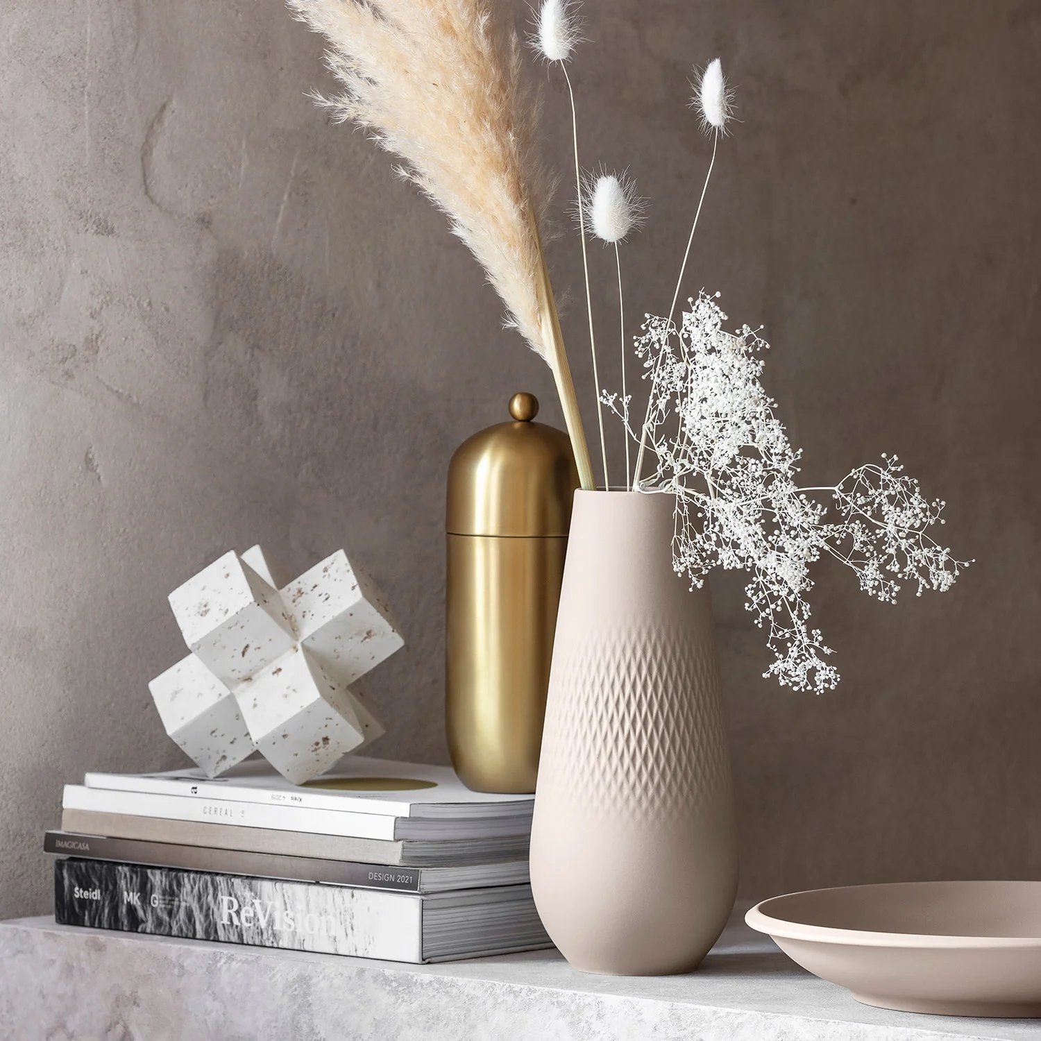 Manufacture Collier beige Ваза 11,5 х 26 см Carre высокая  Villeroy & Boch
https://spb.v-b.ru
г.Санкт-Петербург
eshop@v-b.spb.ru
+7(812)3801977