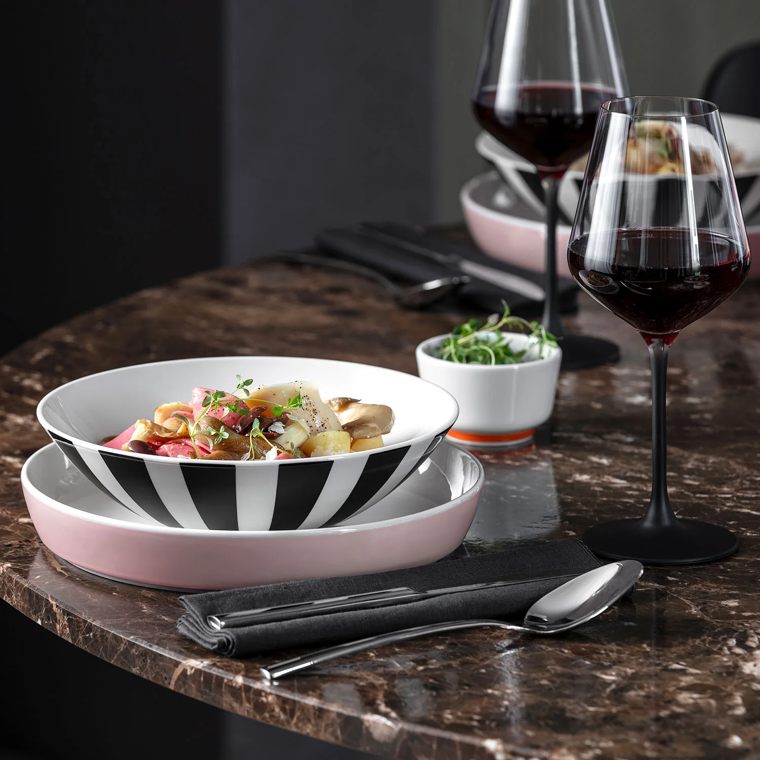 Memphis Collection Чаша плоская 0.5 л розовая  (1016903811) Villeroy & Boch - spb.v-b.ru