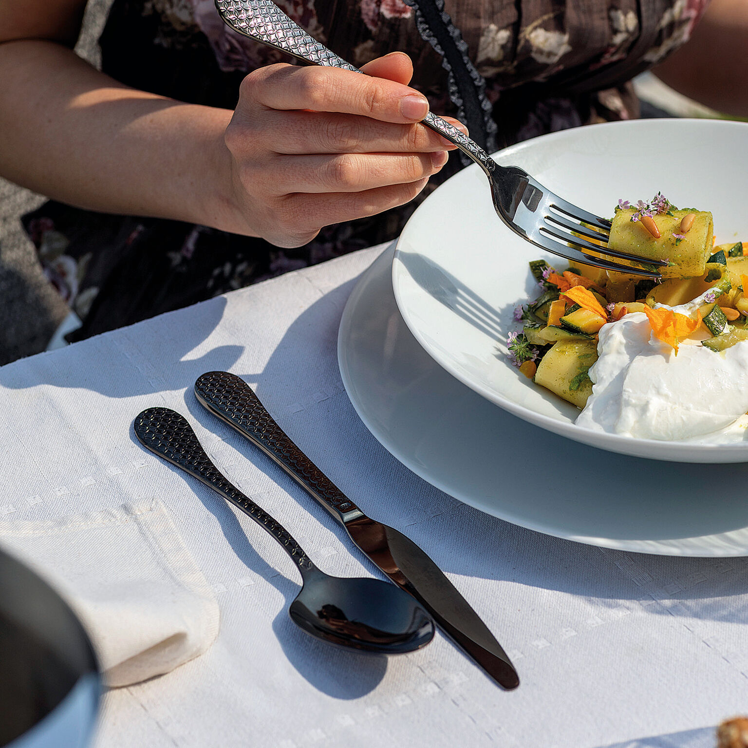 Столовые приборы 24 предмета Sambonet, Taormina Black
https://spb.v-b.ru
г.Санкт-Петербург
eshop@v-b.spb.ru
+7(812)3801977