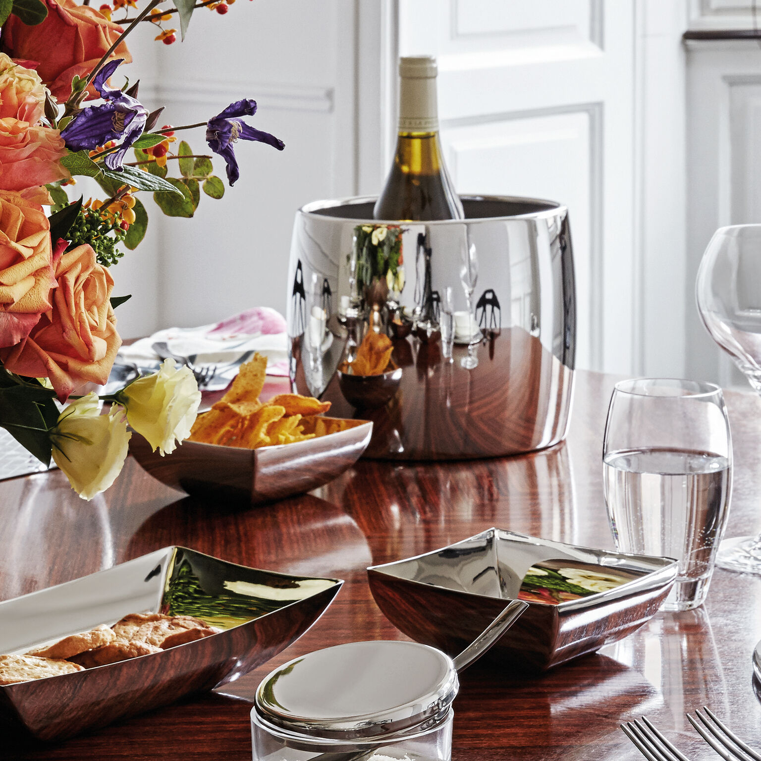 Чаша для Фруктов 24 см., Linea Q Pvd Gold ( Золотая) Sambonet 
https://spb.v-b.ru
г.Санкт-Петербург
eshop@v-b.spb.ru
+7(812)3801977