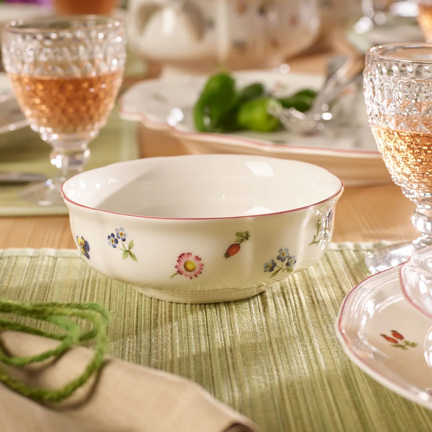 Petite Fleur Салатник индивидуальный 	0,5 л 15 см 				 (1023953900) Villeroy & Boch - spb.v-b.ru