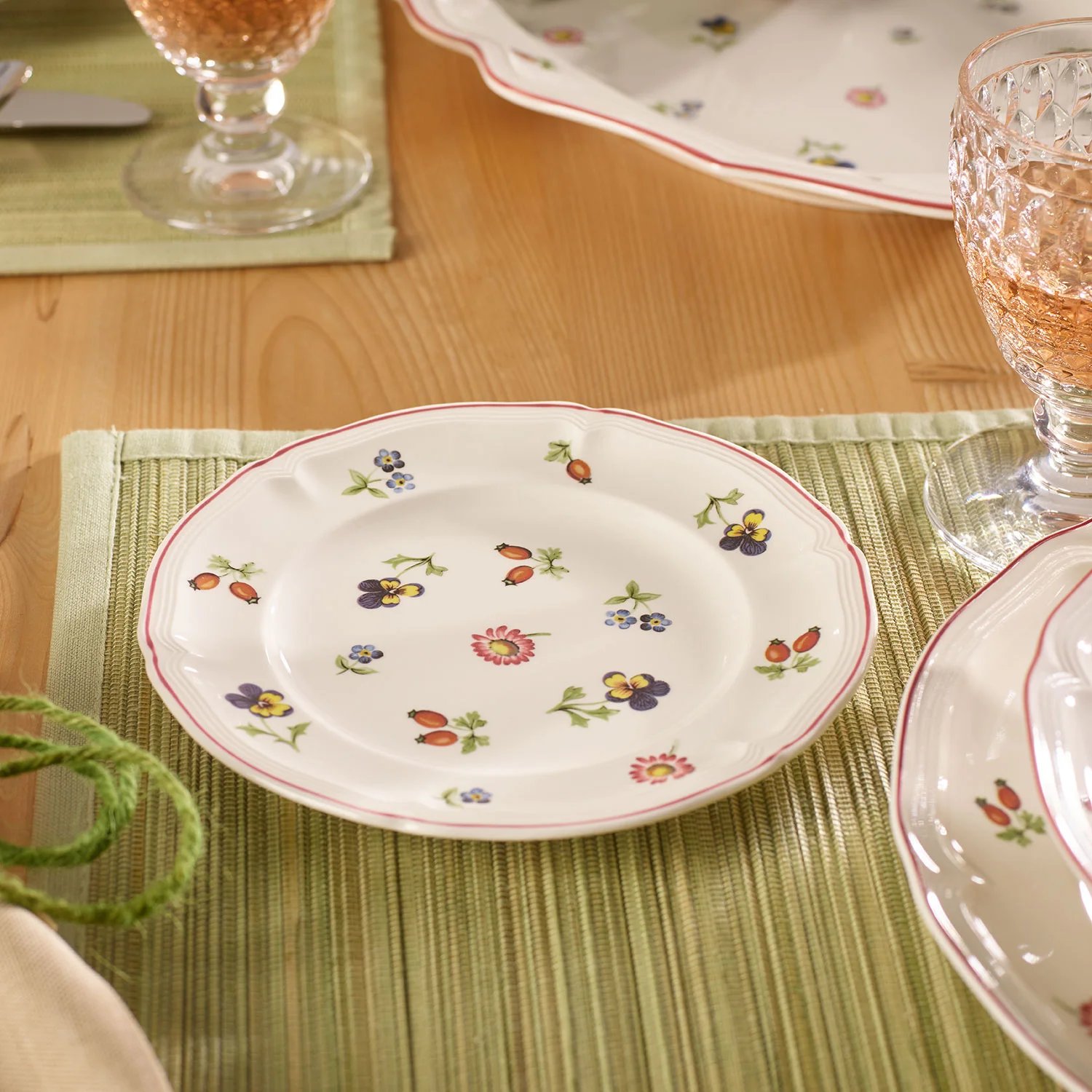 Petite Fleur Пирожковая тарелка 17  см (1023952660) Villeroy & Boch - spb.v-b.ru
