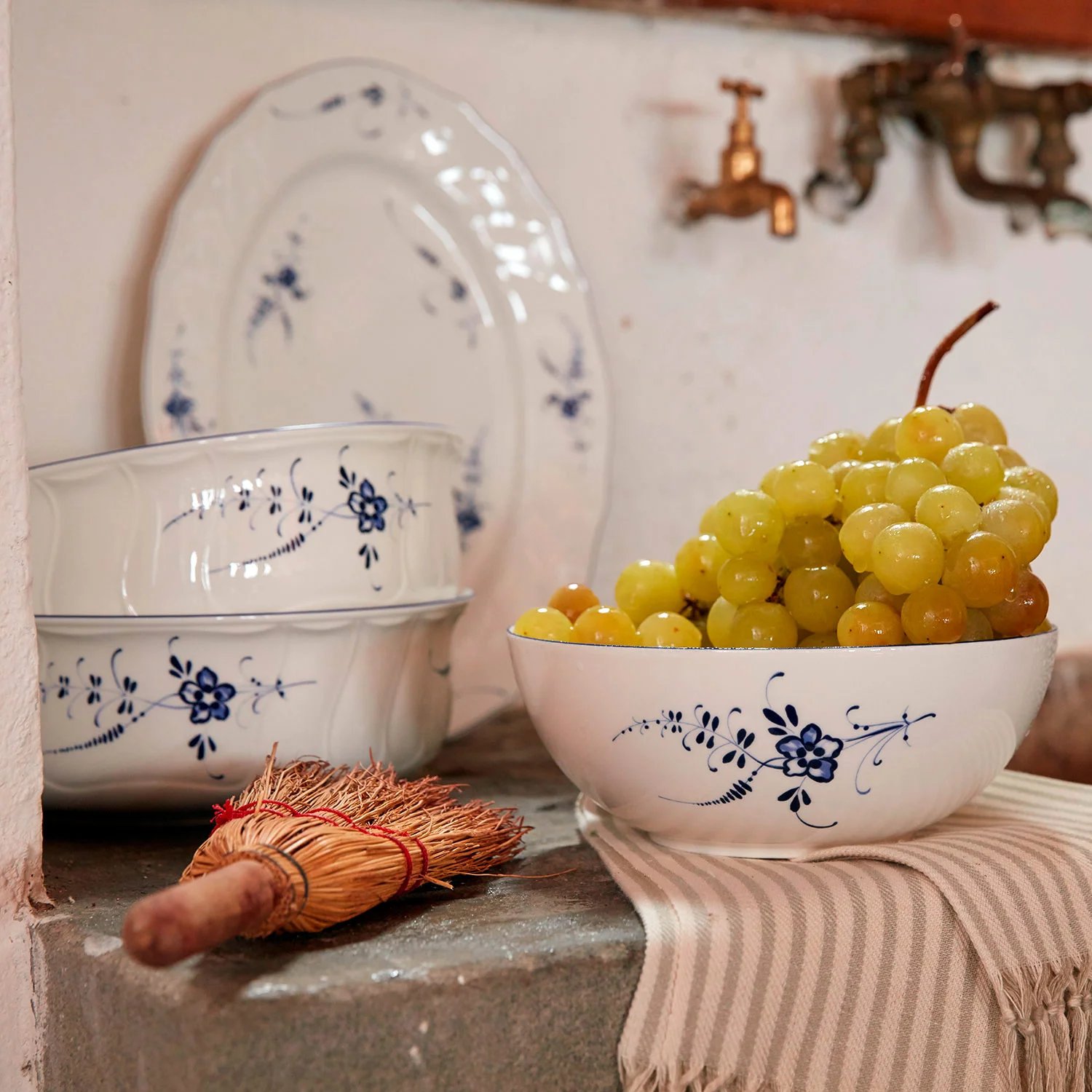 Салатник 24см, 3156 мл ., Old Luxembourg
https://spb.v-b.ru
г.Санкт-Петербург
eshop@v-b.spb.ru
+7(812)3801977