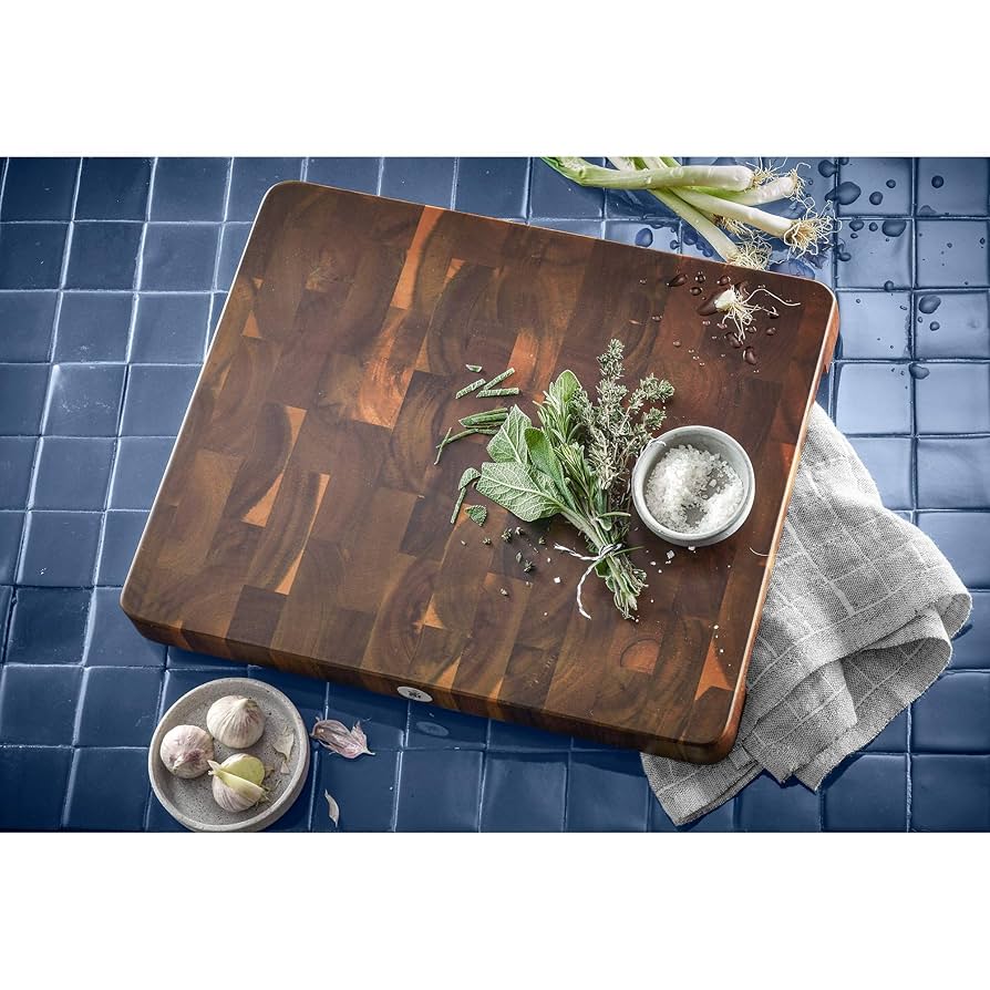 WMF Разделочная доска 40х32х4 см из акации  (1879984500) WMF - spb.v-b.ru