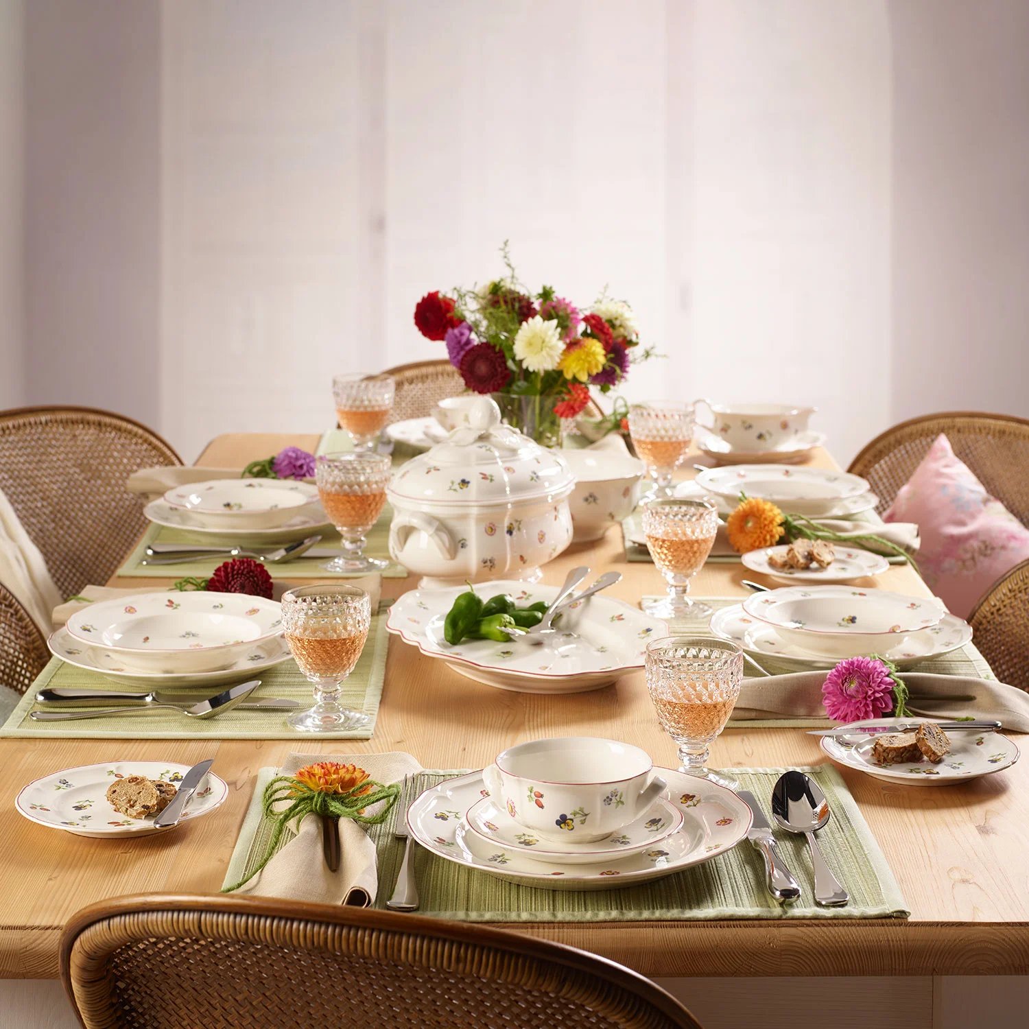 Petite Fleur Пирожковая тарелка 17  см (1023952660) Villeroy & Boch - spb.v-b.ru