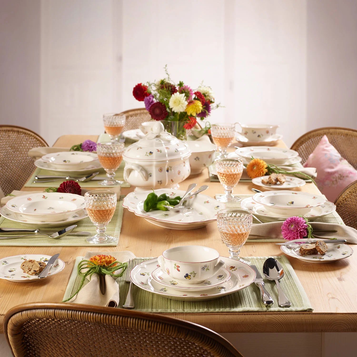Petite Fleur Блюдце к чашке для завтрака 17 см (1023951250) Villeroy & Boch - spb.v-b.ru