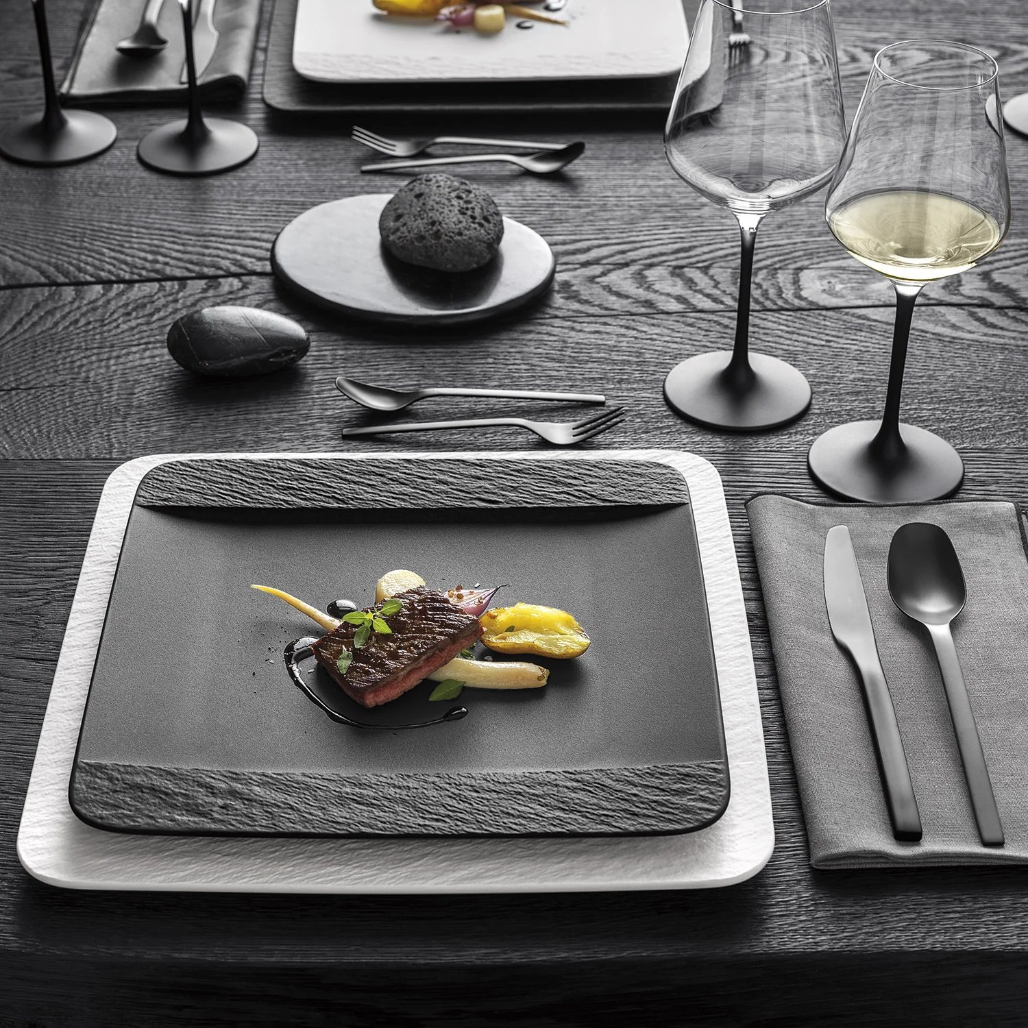 Тарелка квадратная черная Manufacture rock – купить в Villeroy & Boch в Спб  1042392610 / РV12264 / P71418