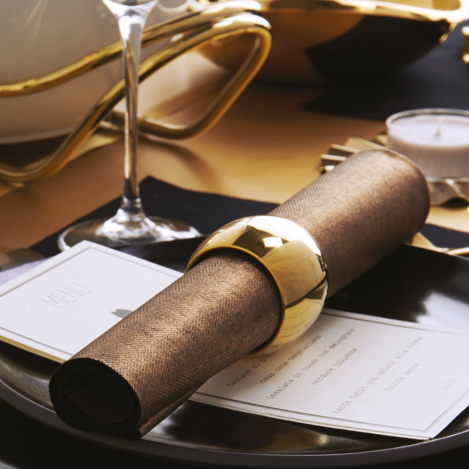 Кольцо для салфеток Диаметр 5 см, Высота 3,5 см., Sambonet Sphera Pvd Gold (Золото)
https://spb.v-b.ru
г.Санкт-Петербург
eshop@v-b.spb.ru
+7(812)3801977