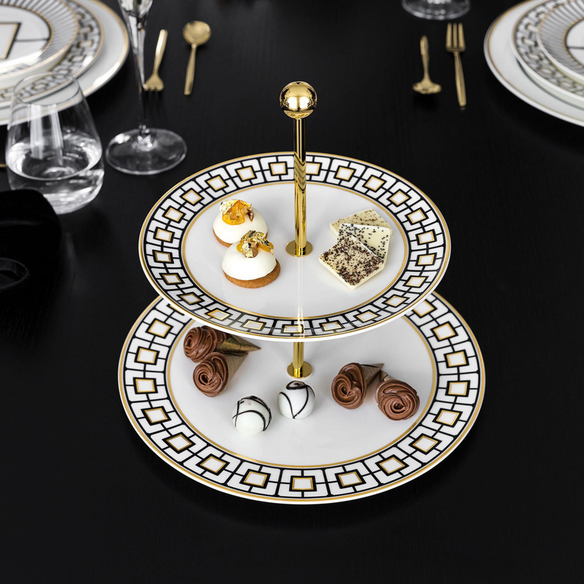 Этажерка MetroChic Gifts											 Villeroy & Boch
https://spb.v-b.ru
г.Санкт-Петербург
eshop@v-b.spb.ru
+7(812)3801977